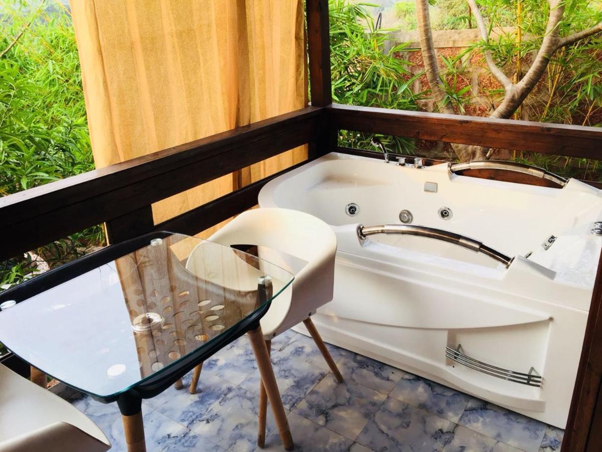 Rock Forest Goa Honeymoon Cottages Calangute Exterior photo